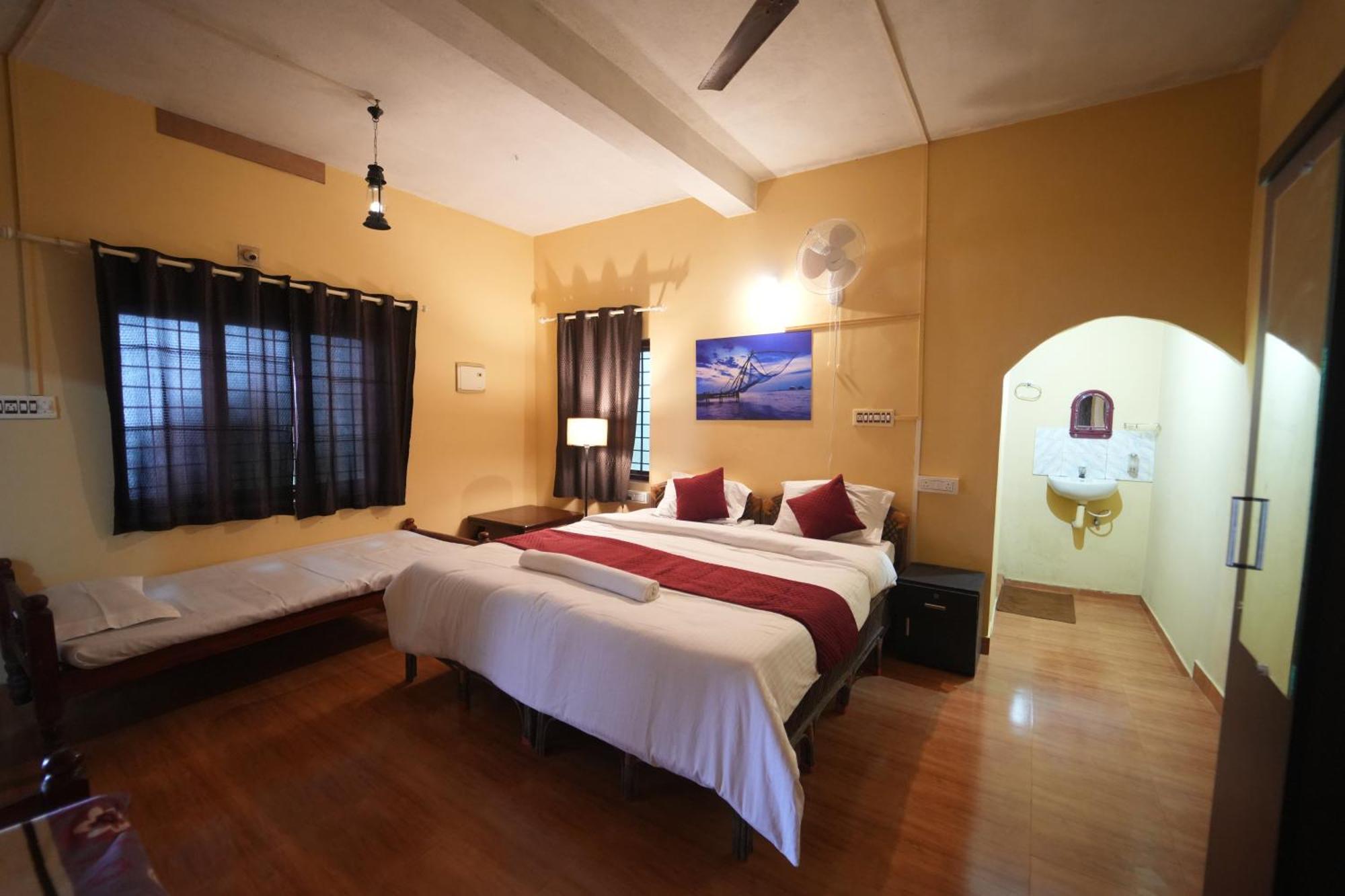 Regina Silva Camping & Nature Resort Paithalmala Exterior photo
